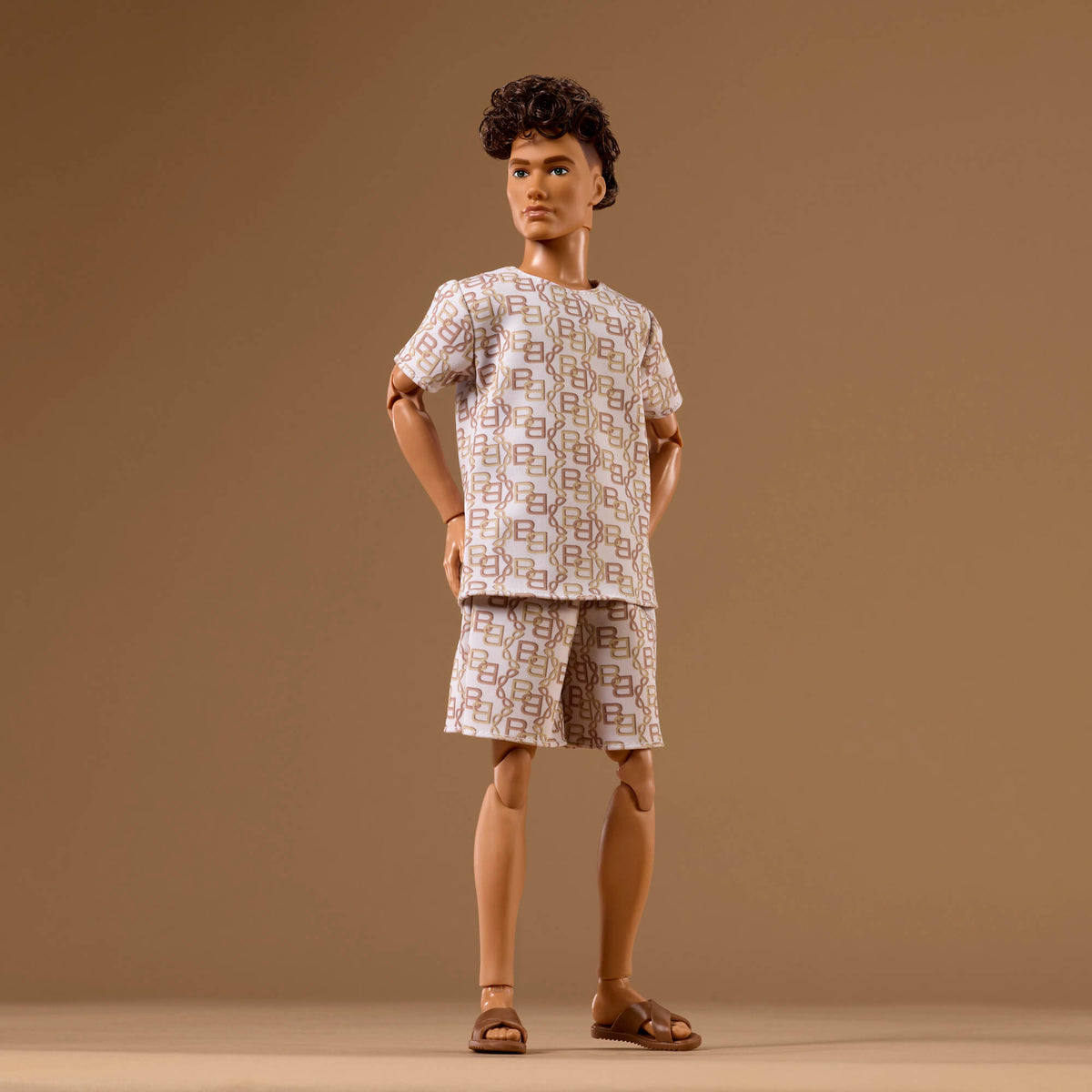 BARBIE BASICS No10 lėlė (JJX29)